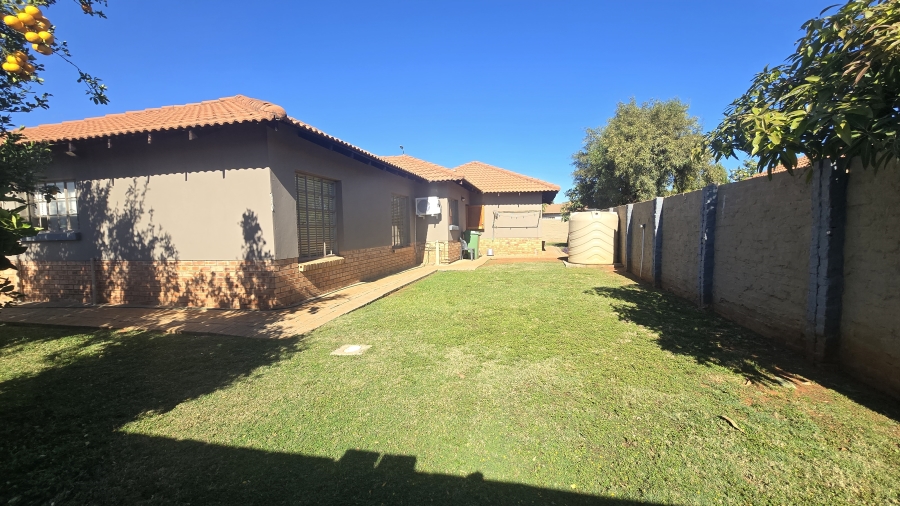 3 Bedroom Property for Sale in Waterkloof East North West